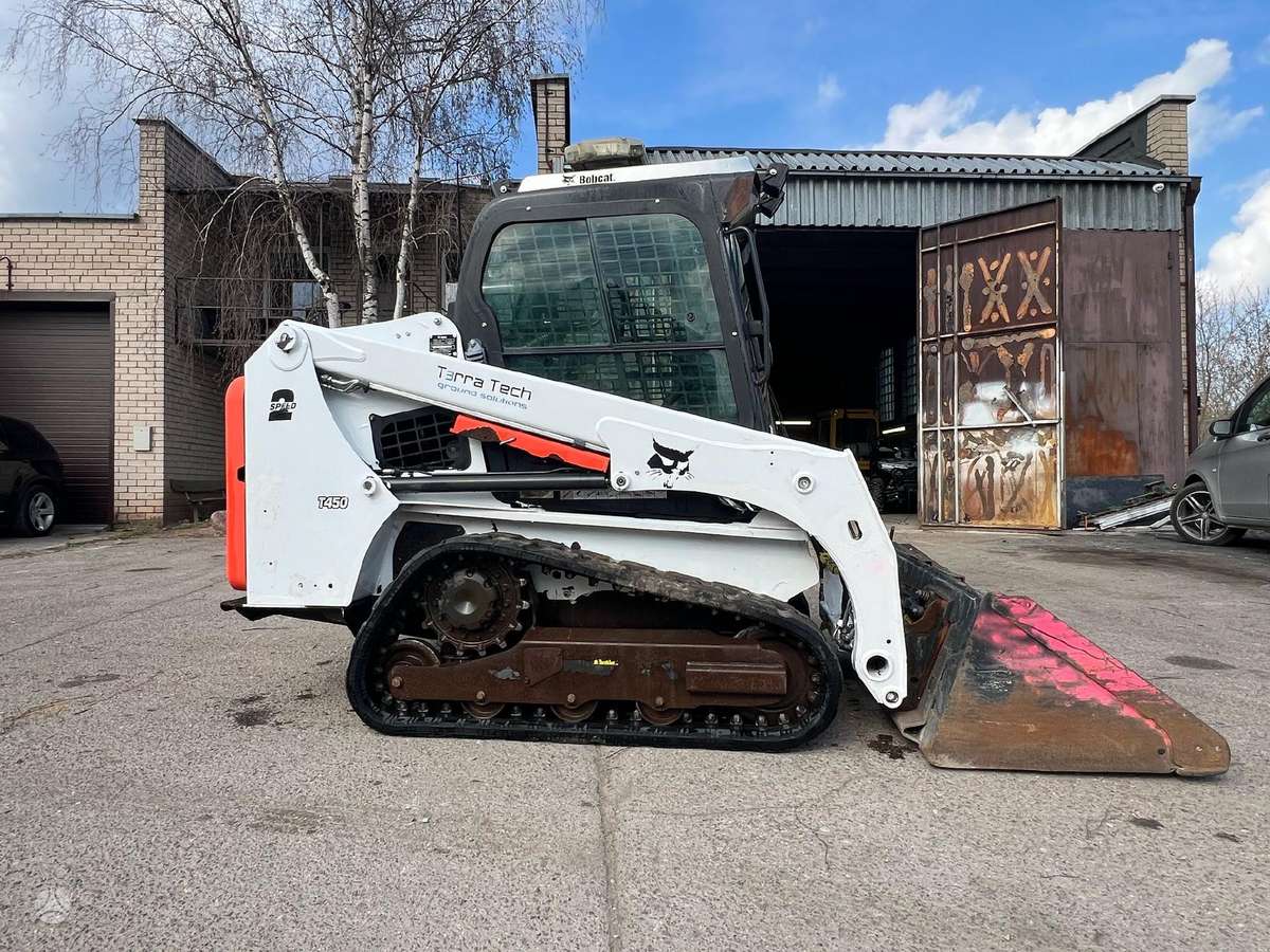 Bobcat T450, mini loaders