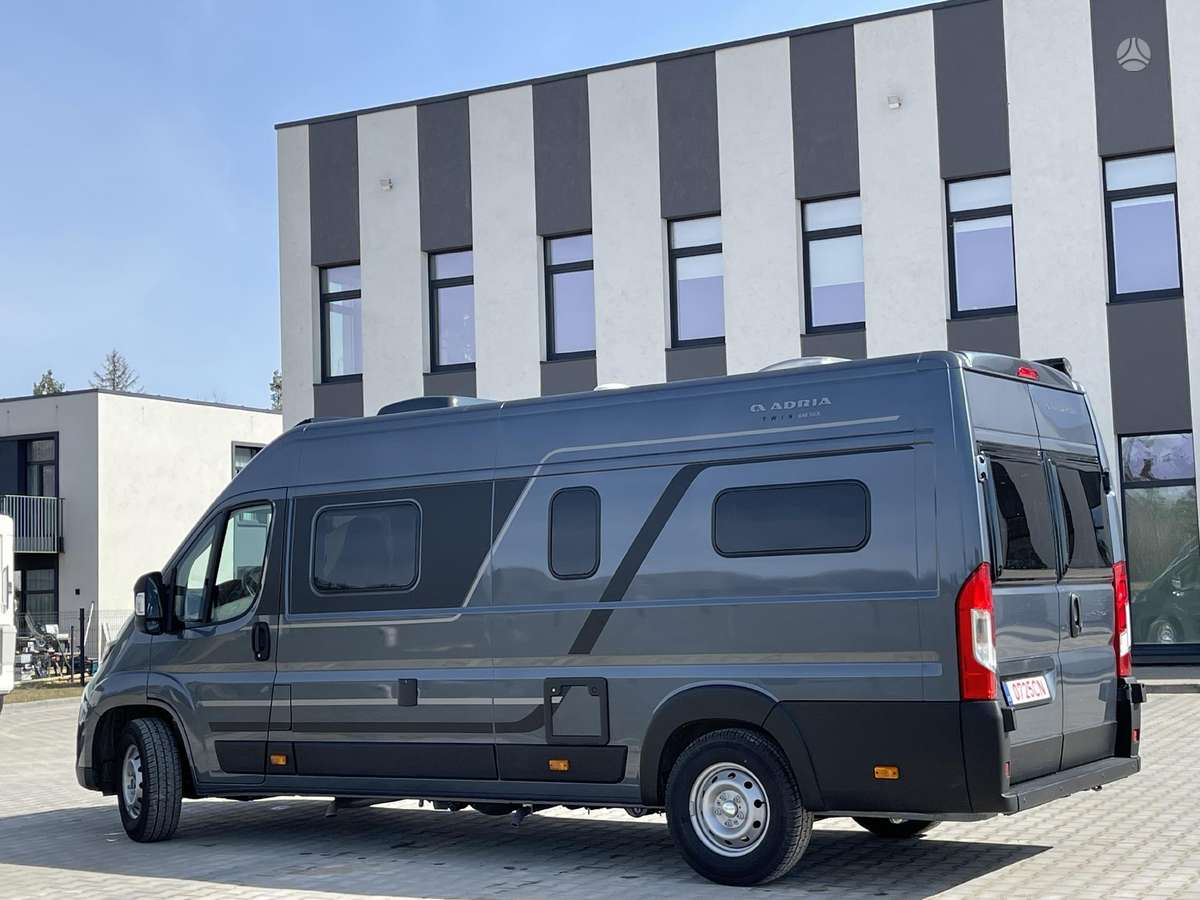 Adria Twin 640 SGX, campers