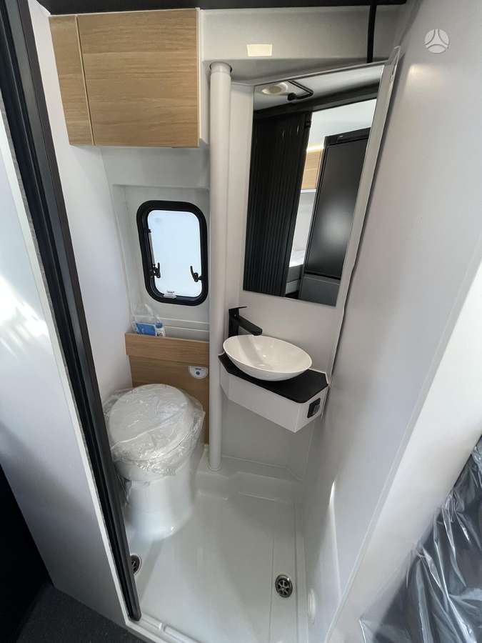 Adria Twin 640 SGX, campers