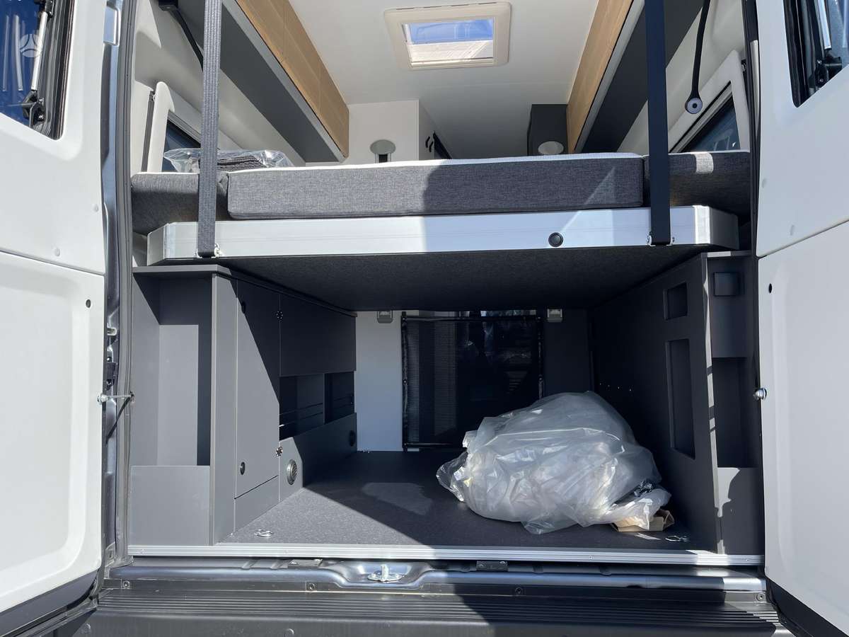 Adria Twin 640 SGX, campers