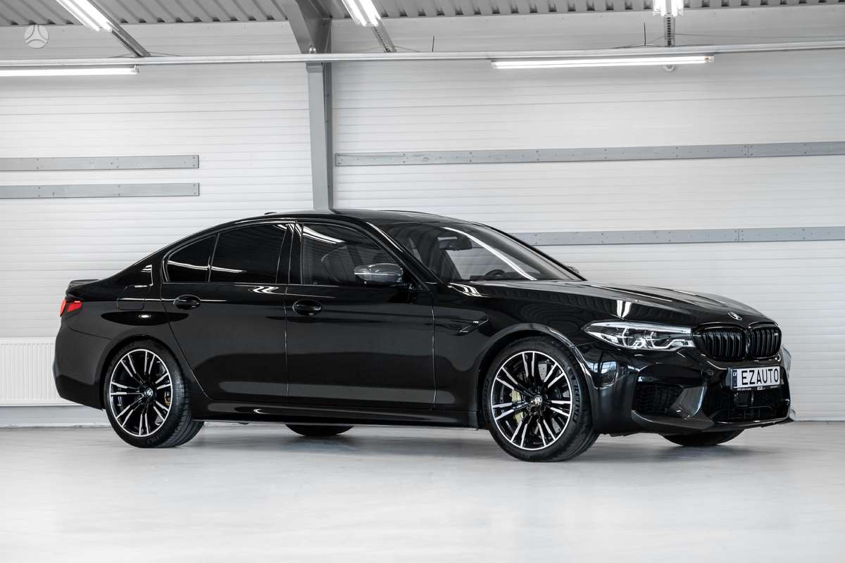 BMW M5, 4.4 l., Седан