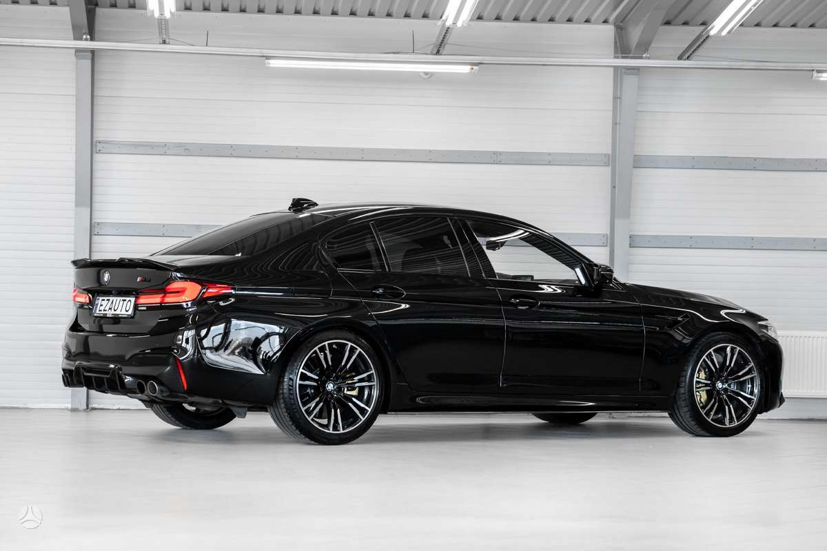 BMW M5, 4.4 l., Седан