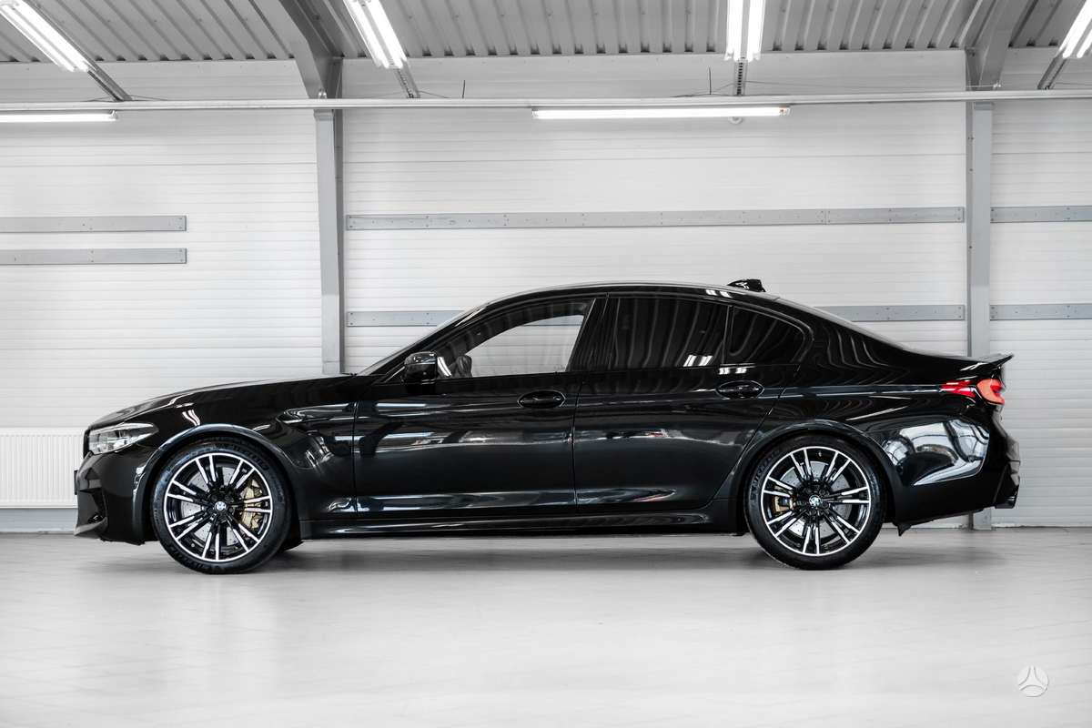 BMW M5, 4.4 l., Седан
