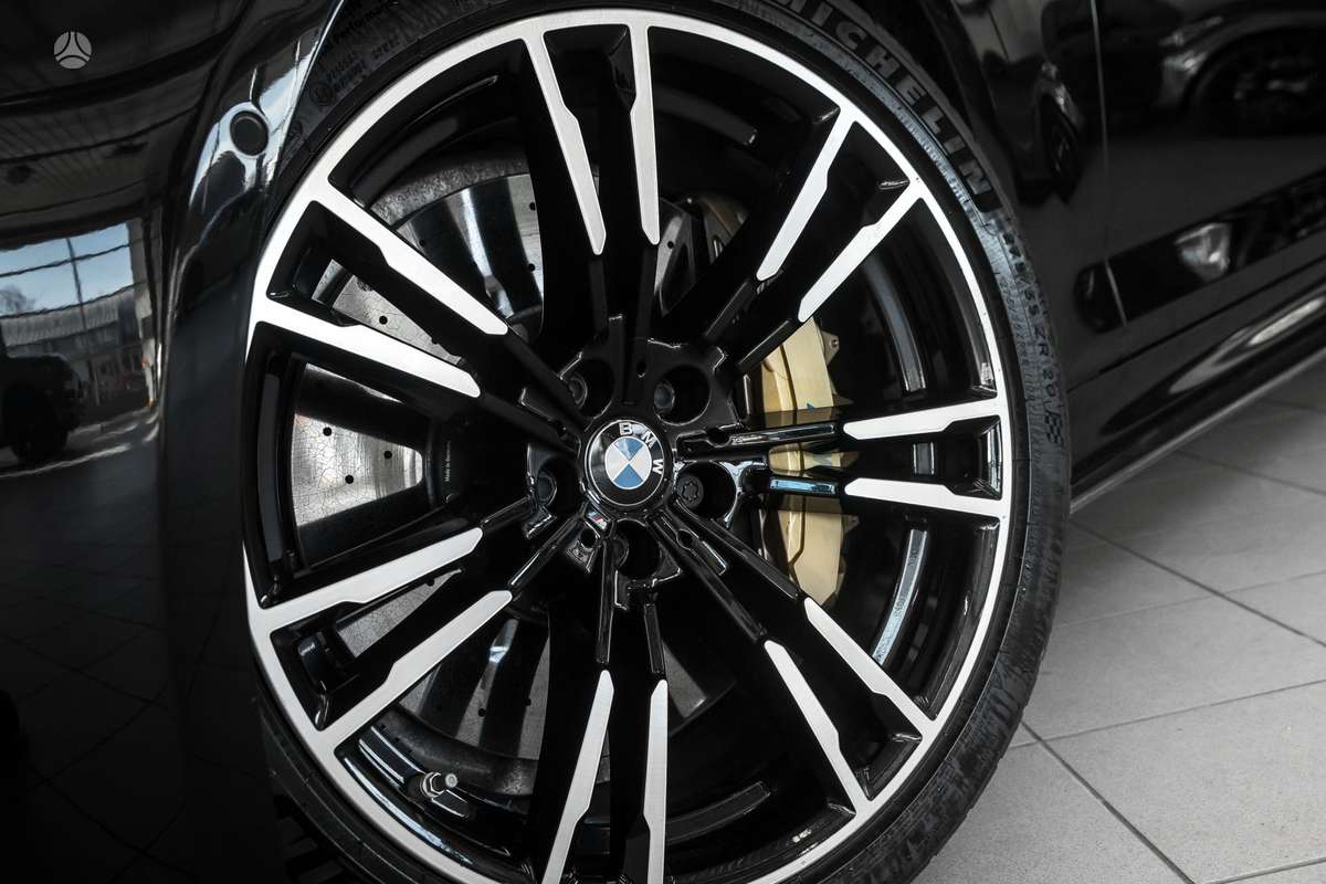 BMW M5, 4.4 l., Седан