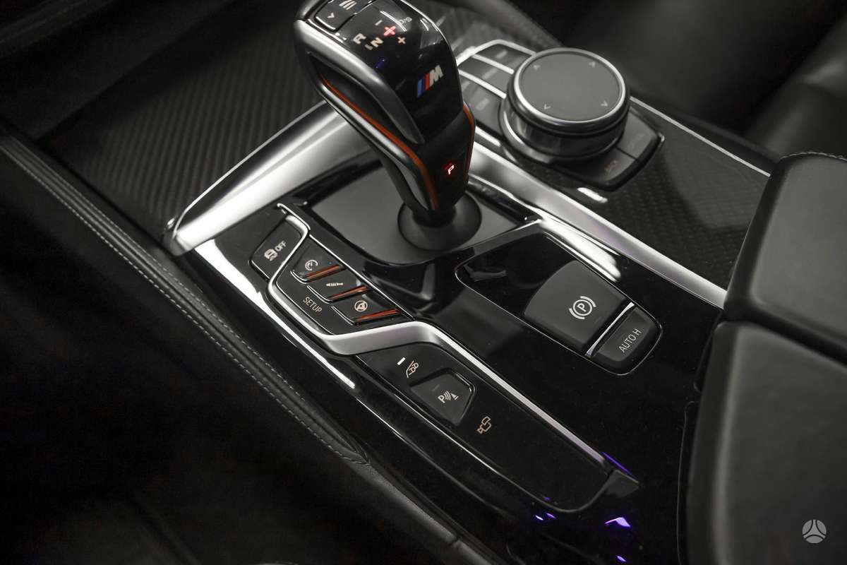 BMW M5, 4.4 l., Седан