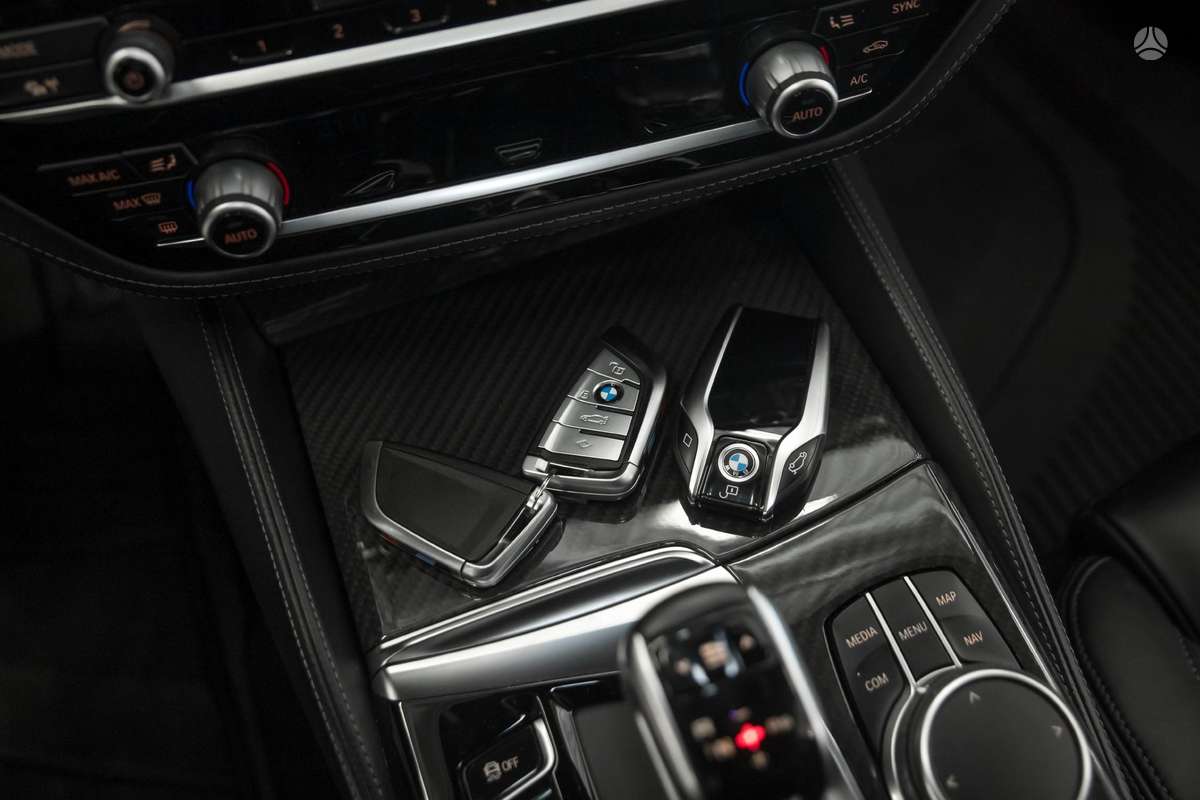 BMW M5, 4.4 l., Седан