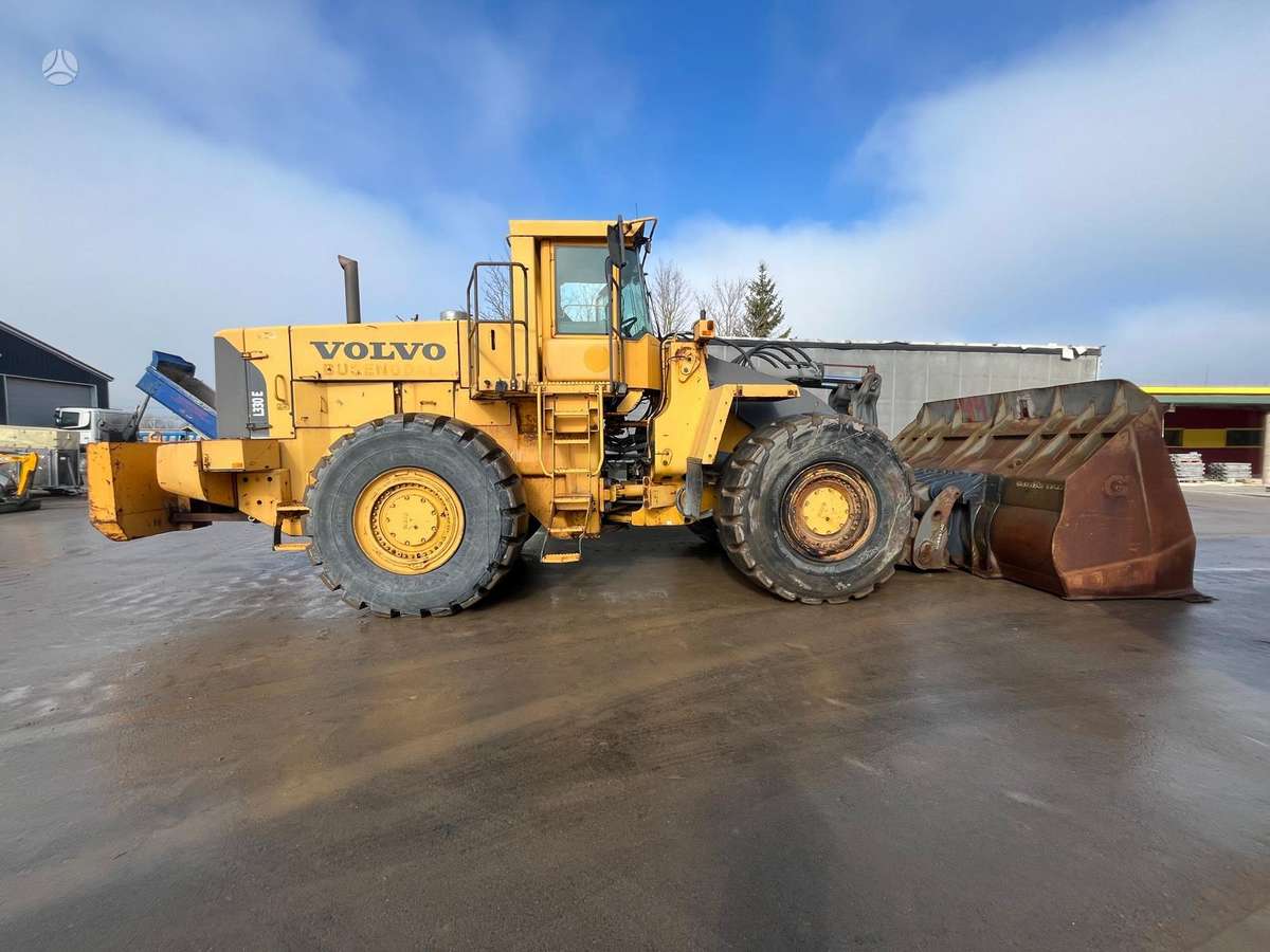 Volvo L330 E, frontal loader