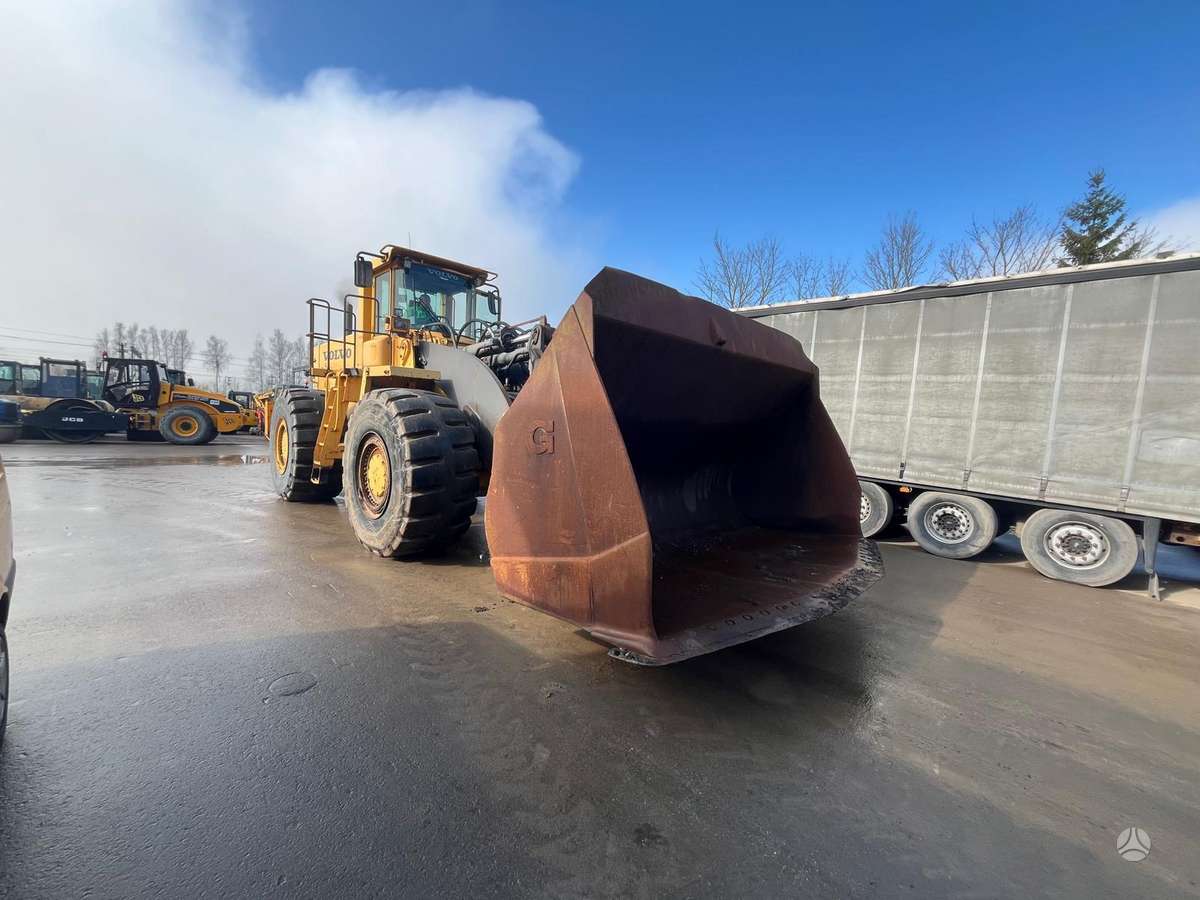 Volvo L330 E, frontal loader