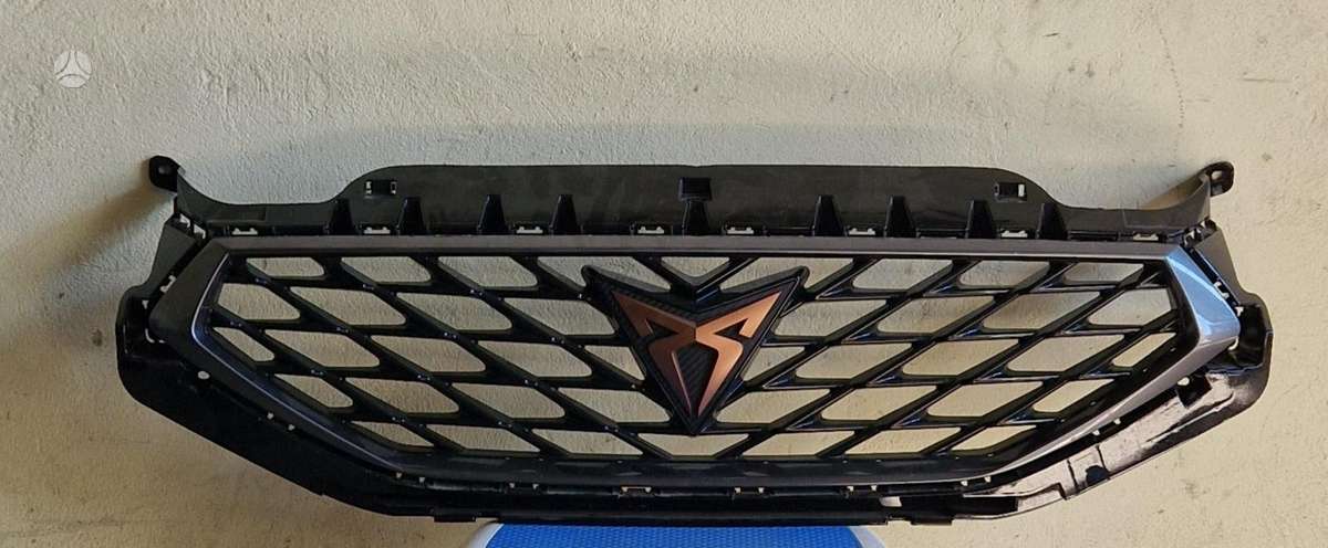 Cupra Leon bumpers, lights