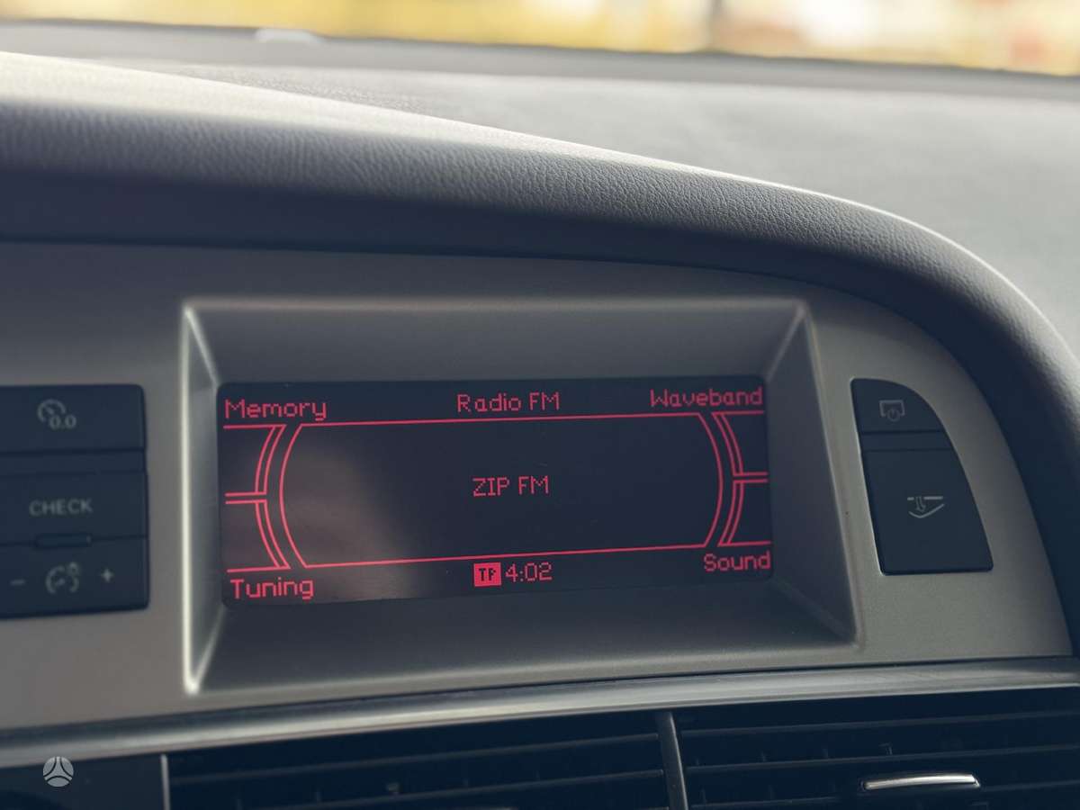 Audi A6, 2.4 l., sedanas