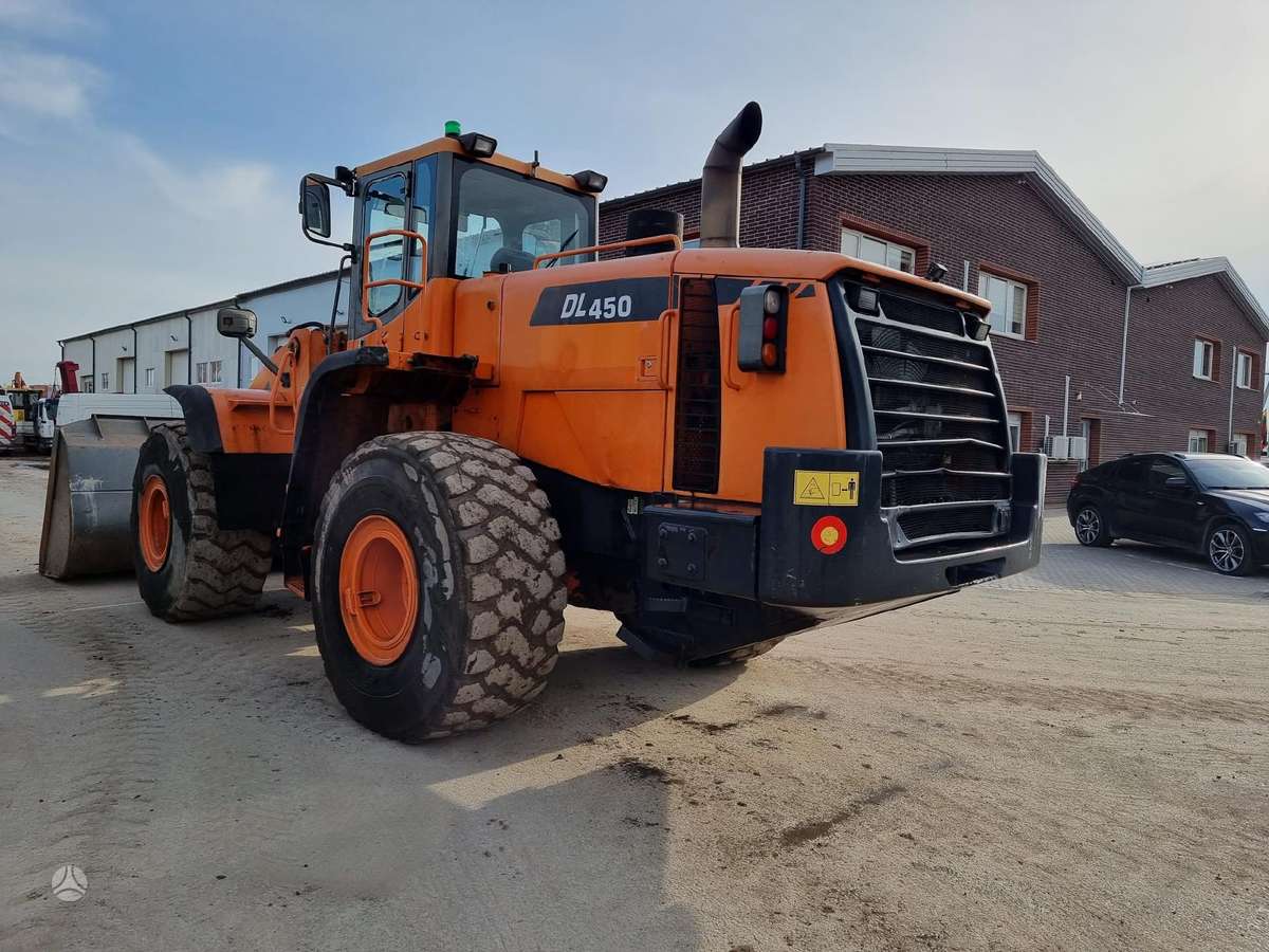 Doosan DL450, frontal loader