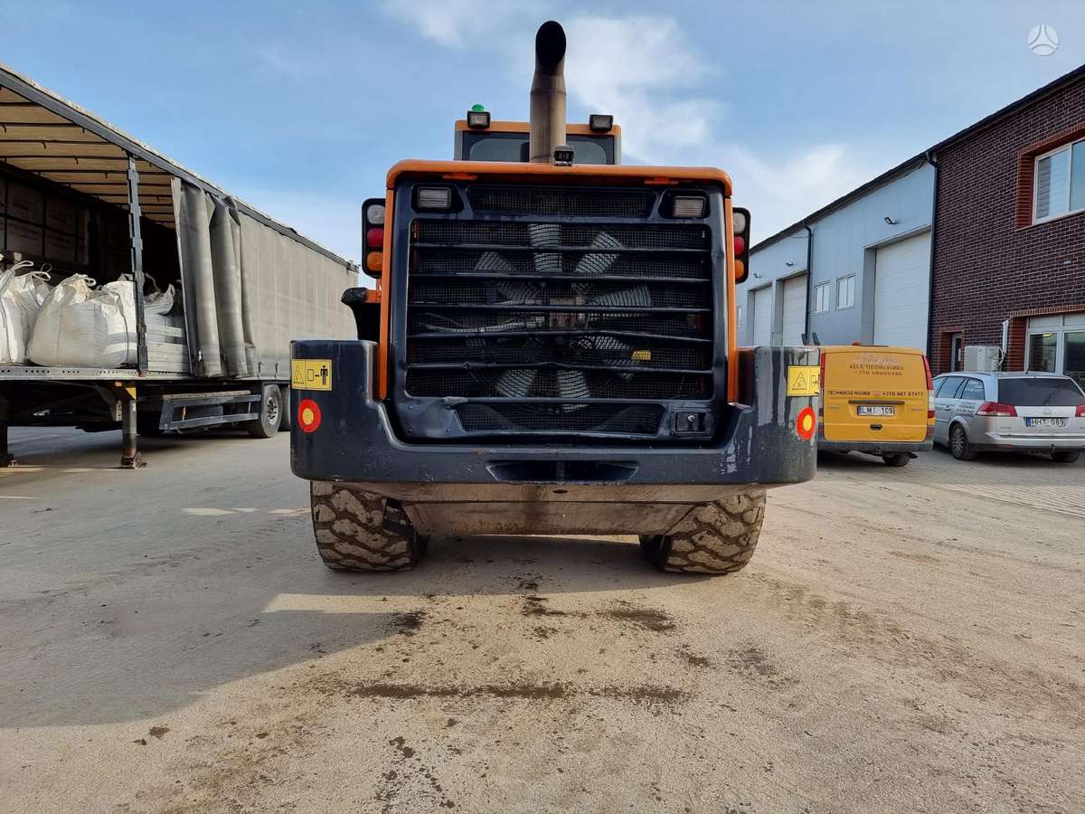 Doosan DL450, frontaliniai krautuvai