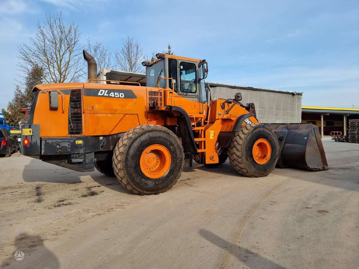 Doosan DL450, frontal loader