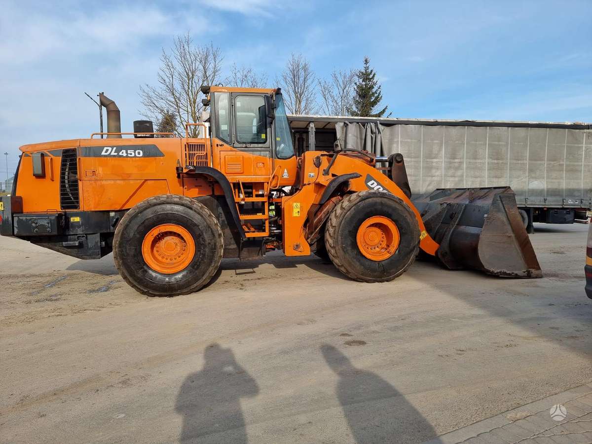 Doosan DL450, frontal loader