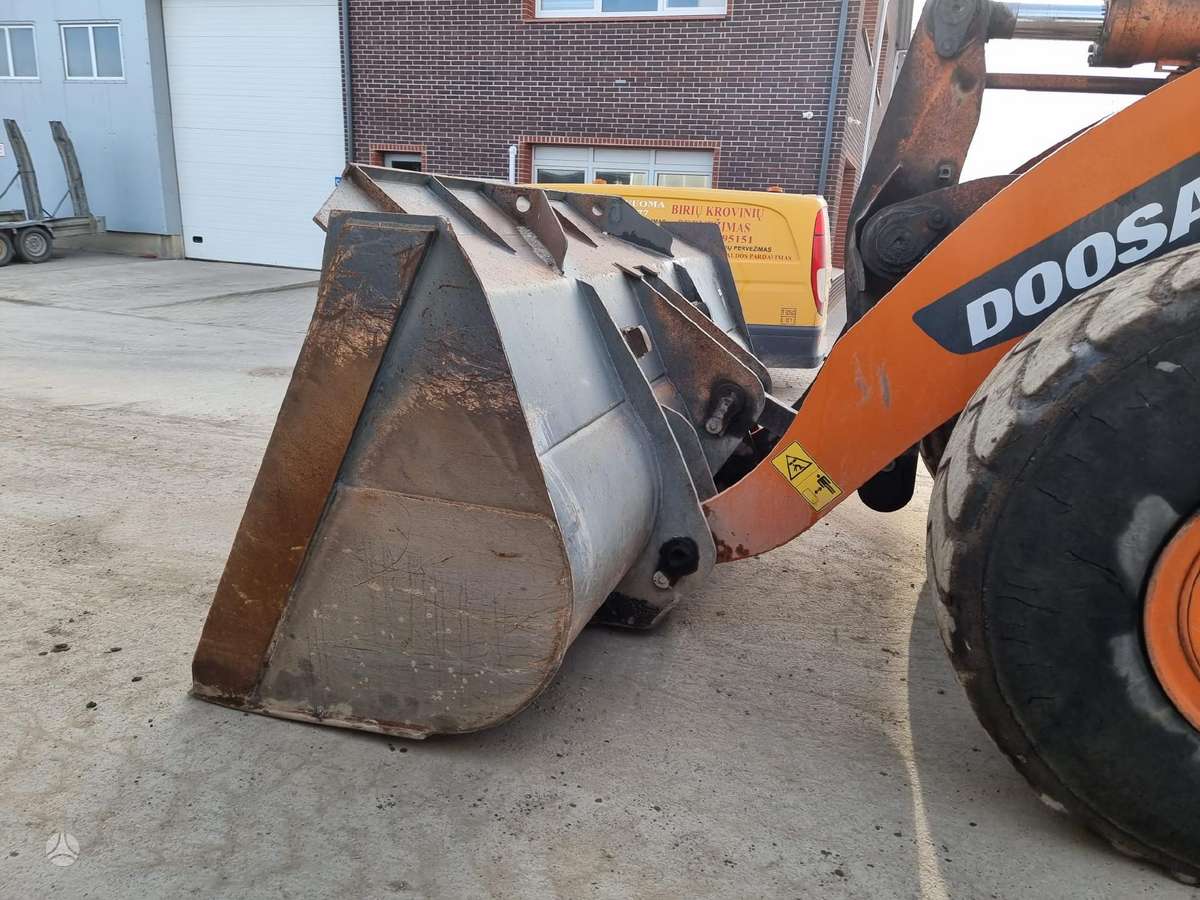 Doosan DL450, frontal loader