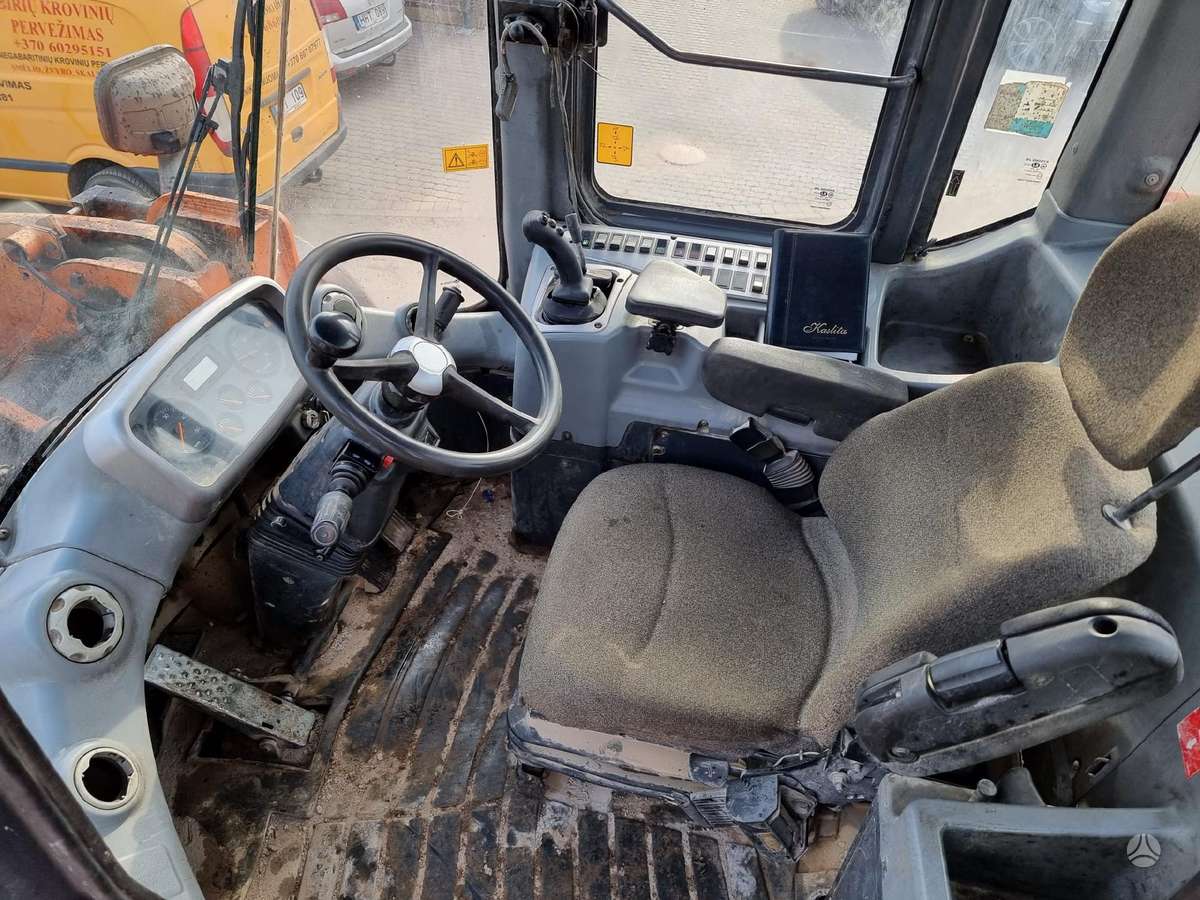Doosan DL450, frontal loader