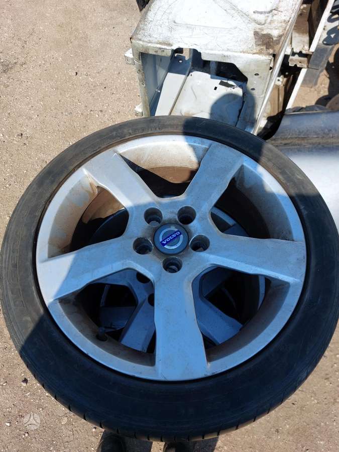 Volvo C30 R design spalva452 455