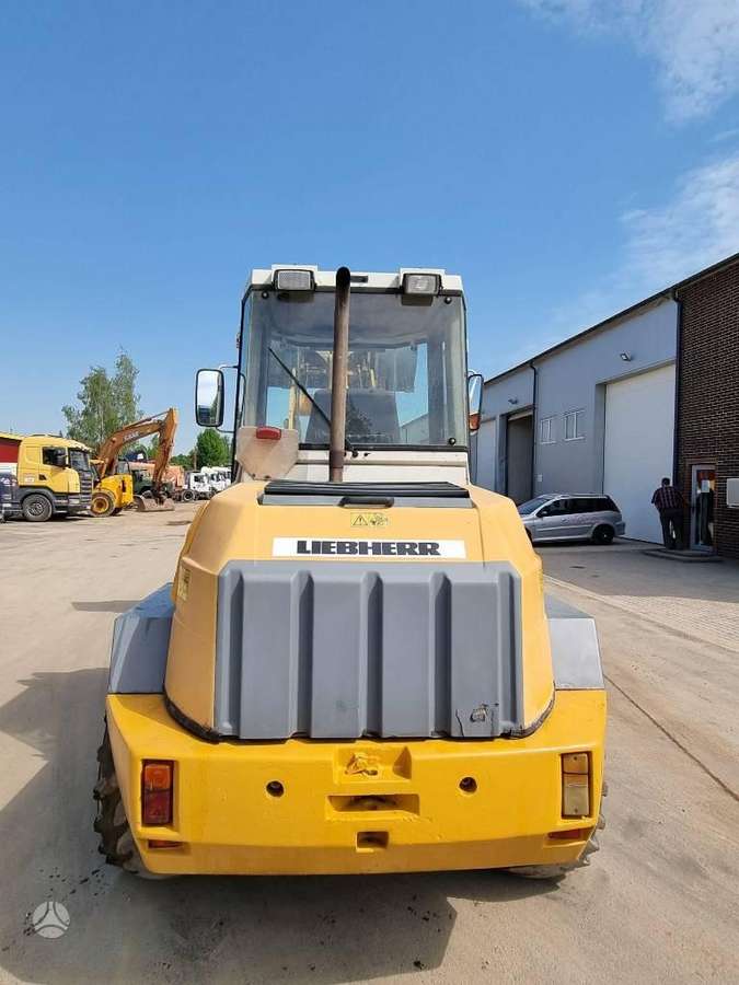 Liebherr L 508, frontaliniai krautuvai