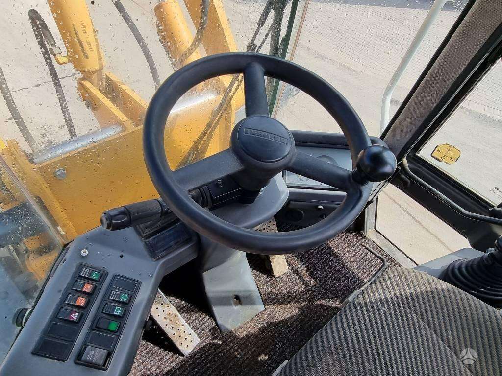 Liebherr L 508, frontaliniai krautuvai