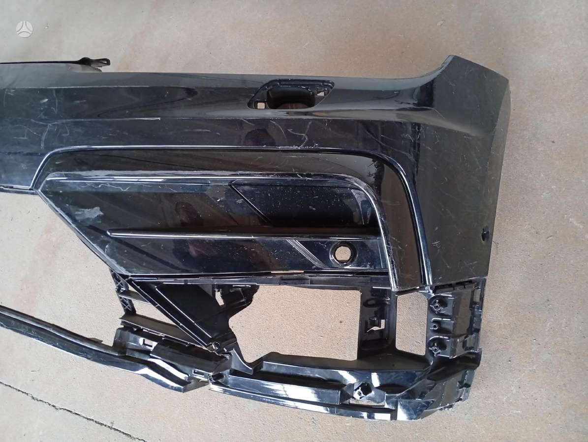 Volkswagen Tiguan bumpers, lights