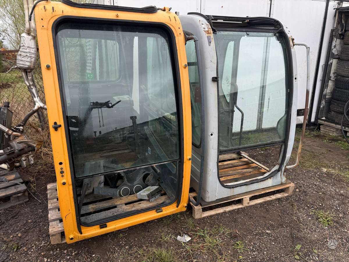 New Holland E215B, construction and road construction equipment