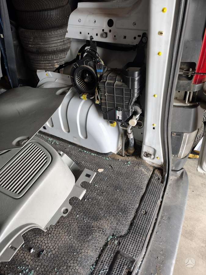 Opel Vivaro 9 vietu