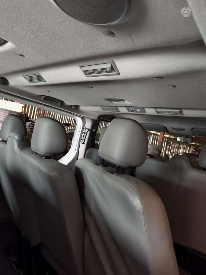 Renault Trafic 9 vietu