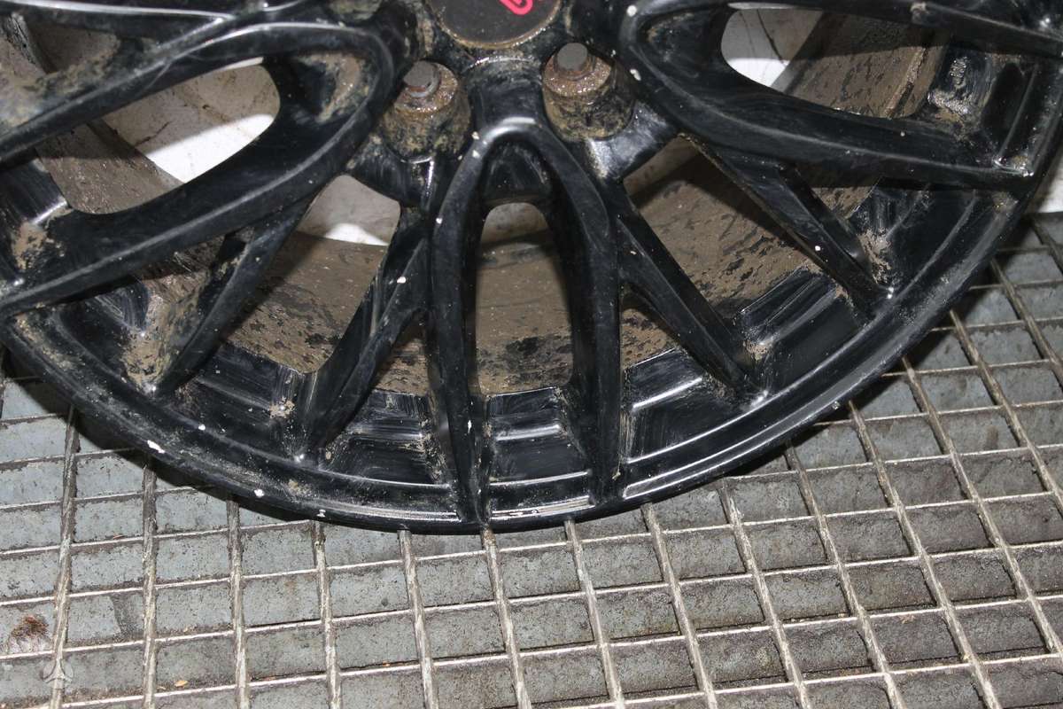Subaru WRX, lengvojo lydinio, R18