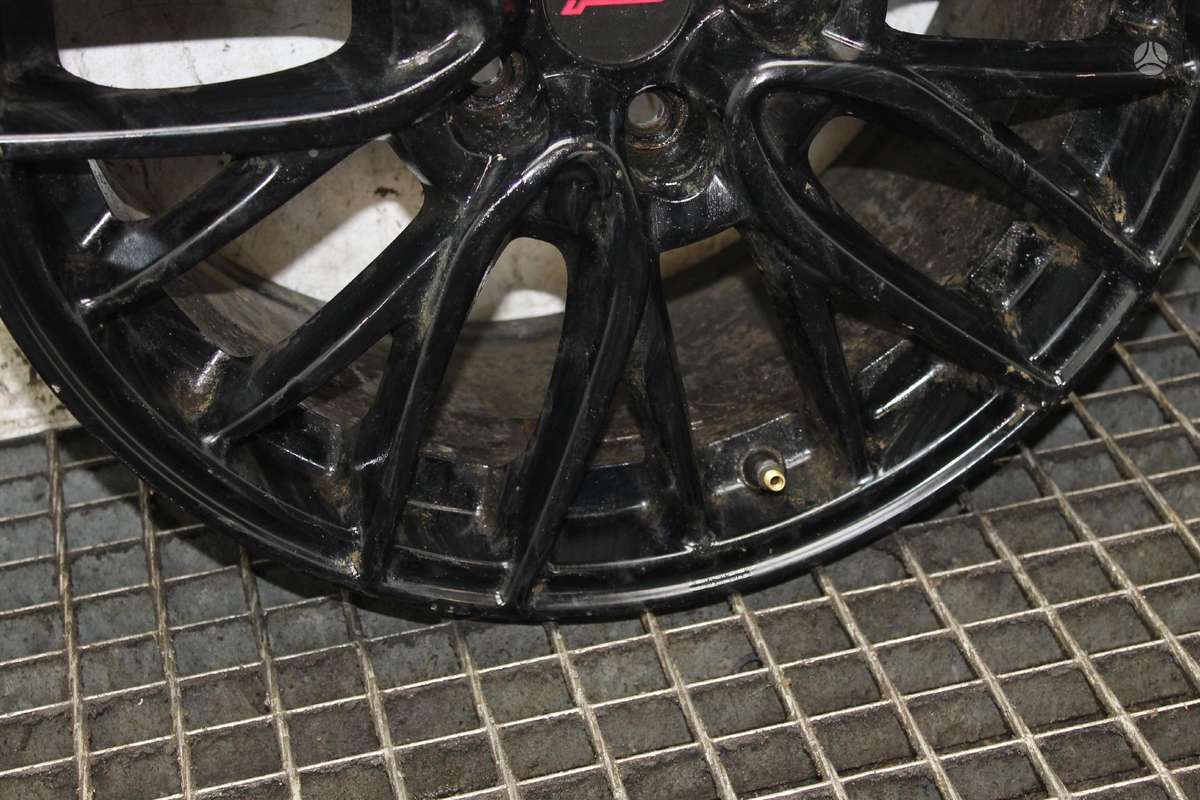 Subaru WRX, lengvojo lydinio, R18