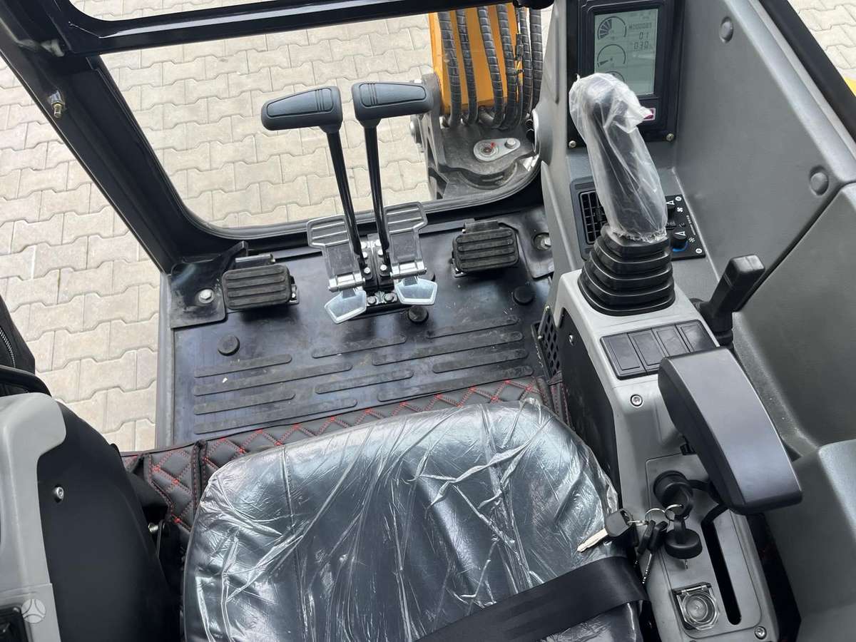 MULTILOADER EC40, mini ekskavatoriai