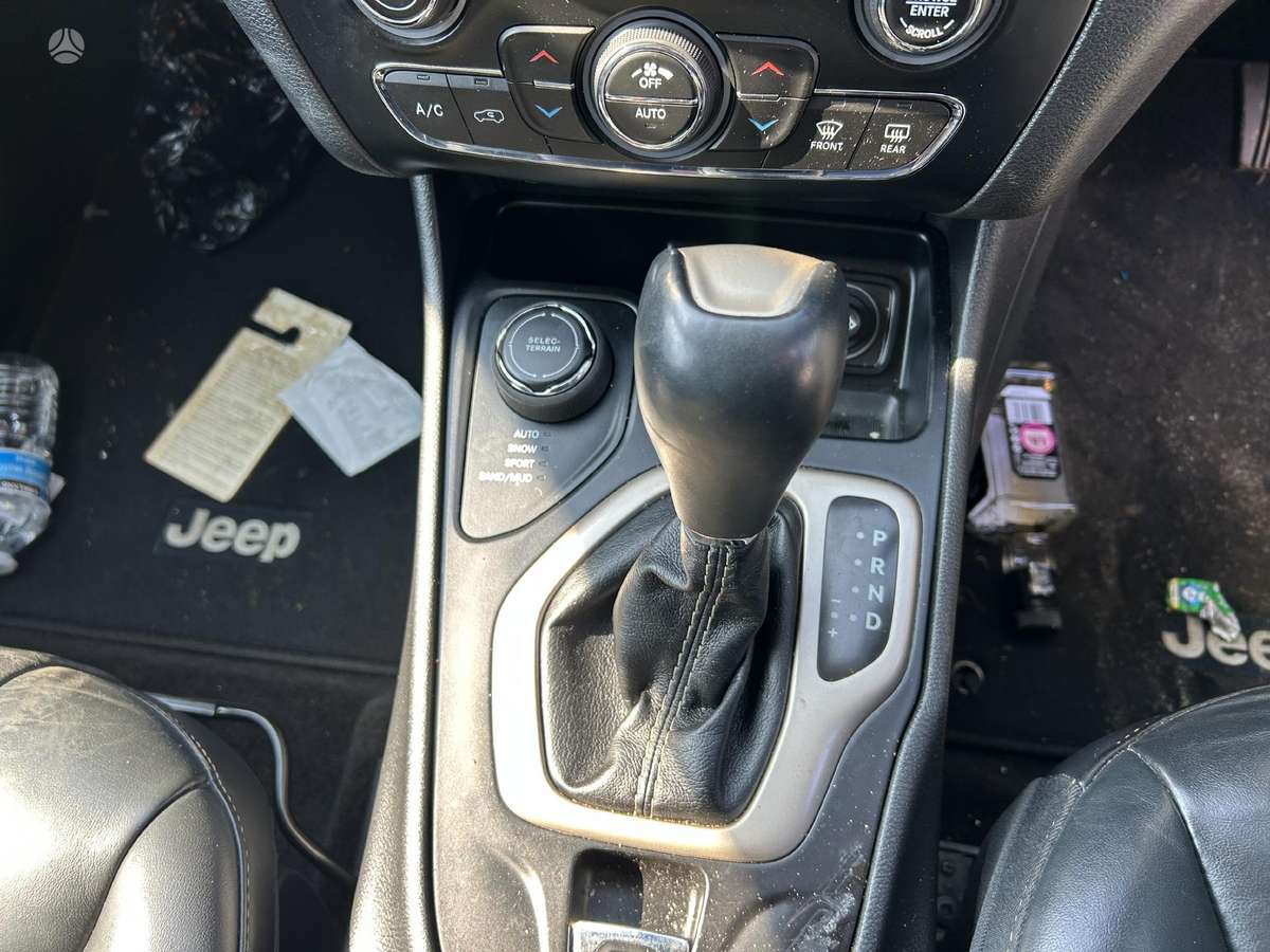 Jeep Cherokee Turim ir 2 2 dyzely