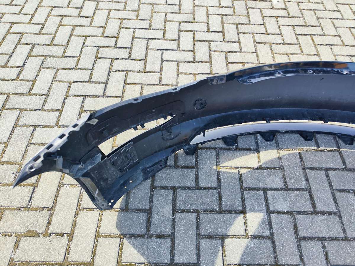 Tesla Model 3 Be parktroniku skyliu
