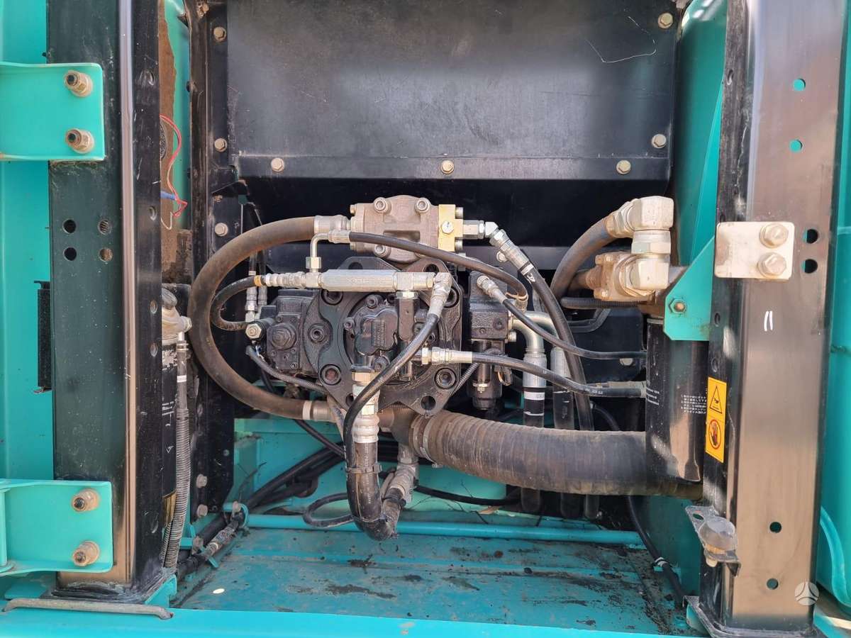 Kobelco SK 210-9, ekskavatori