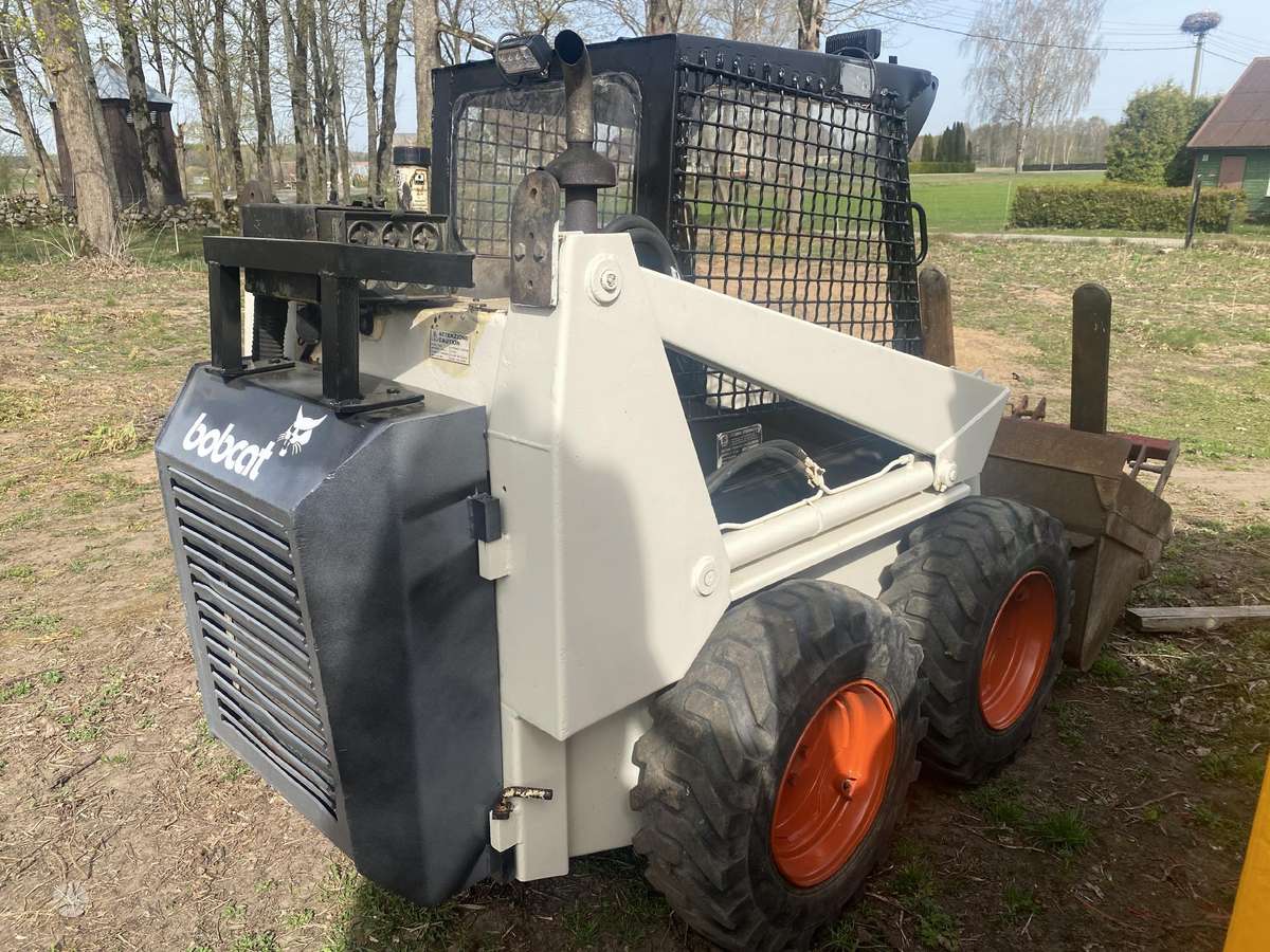 Bobcat 335, mini loaders