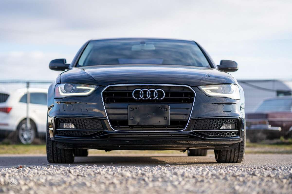 Audi A4, 2.0 l., Седан