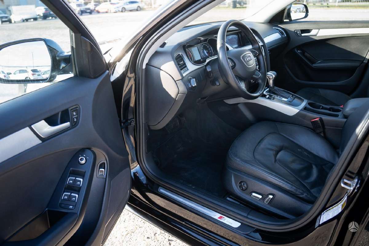 Audi A4, 2.0 l., Седан