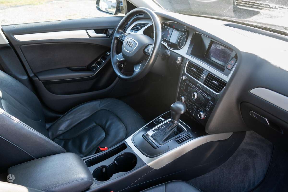 Audi A4, 2.0 l., sedanas