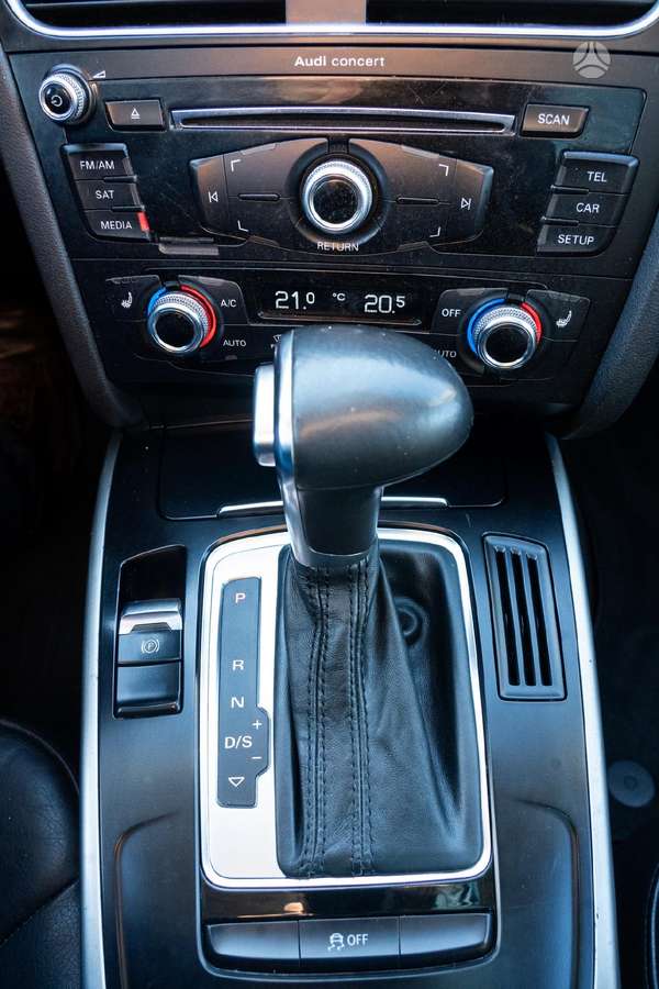 Audi A4, 2.0 l., Седан