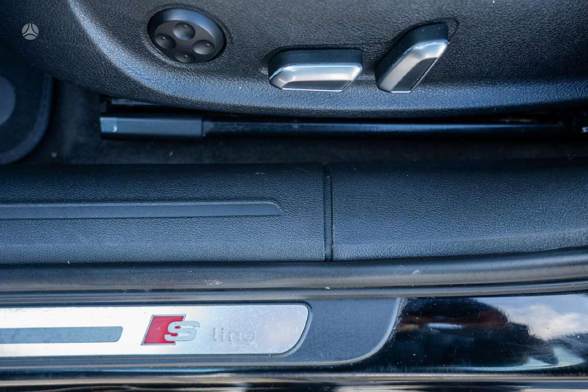 Audi A4, 2.0 l., Седан
