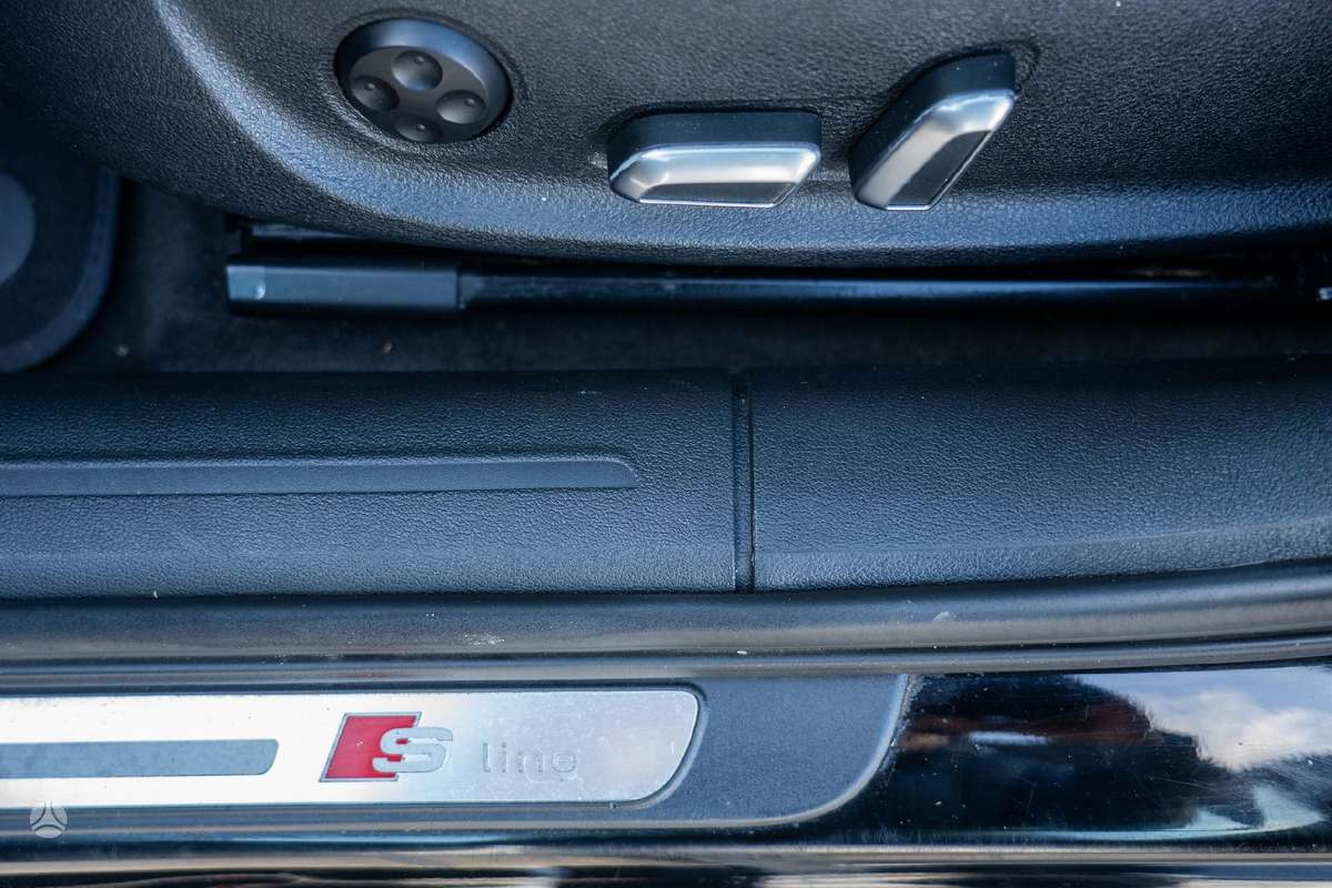 Audi A4, 2.0 l., sedanas