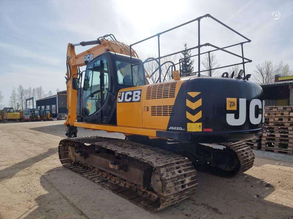 JCB JS220 LC, ekskavatoriai