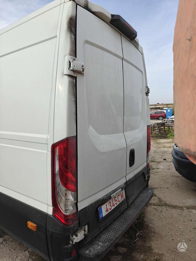 Iveco Daily, passenger vans