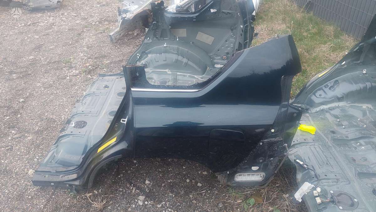 Toyota Land Cruiser, 150 galiniai ketvirciai yra abi puses, Yra kaire ir desine