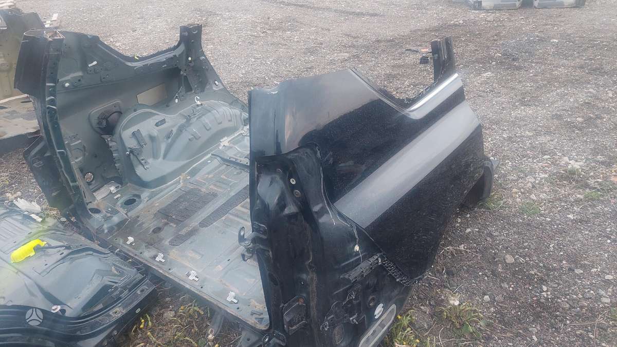 Toyota Land Cruiser, 150 galiniai ketvirciai yra abi puses, Yra kaire ir desine