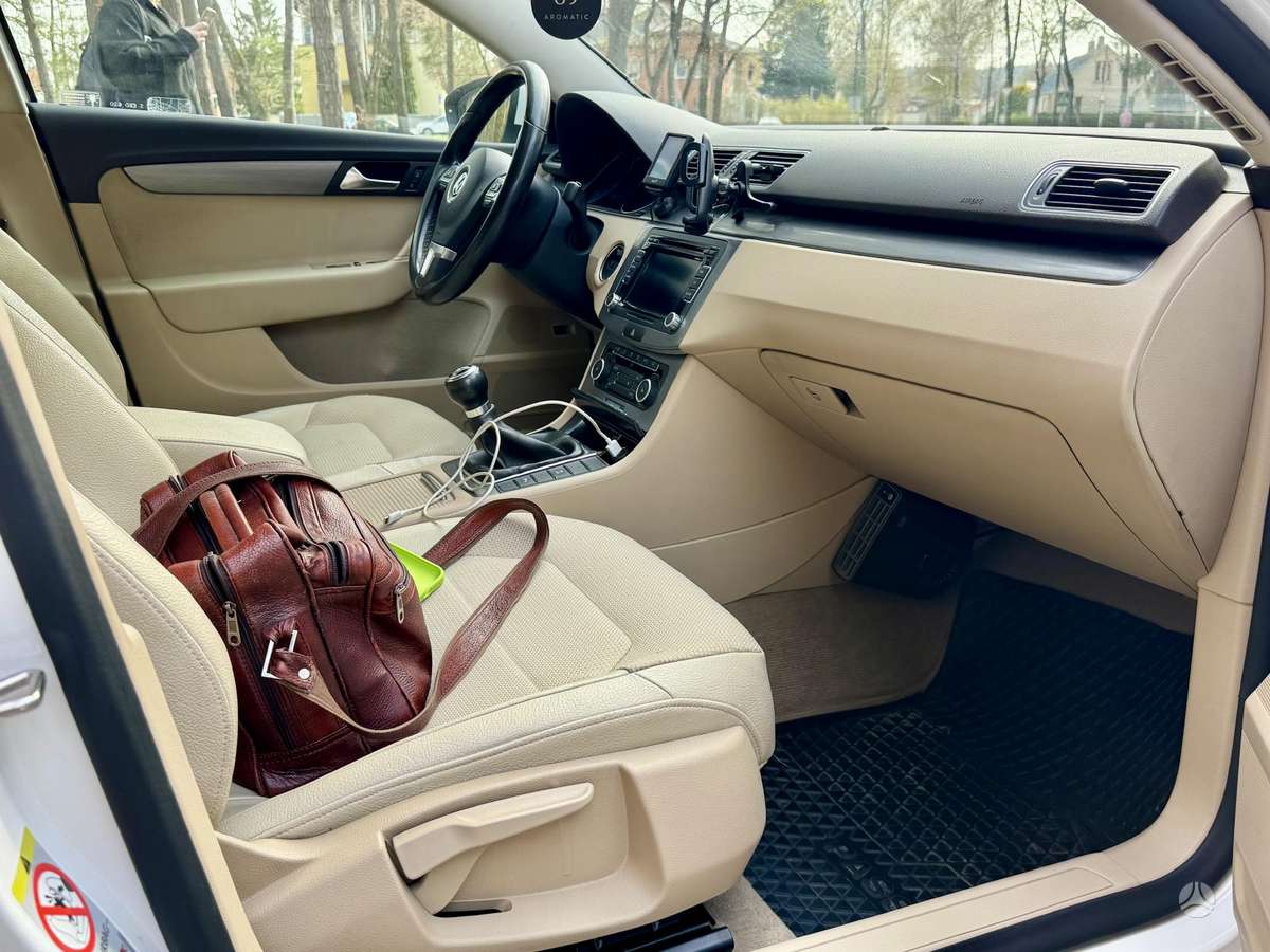 Volkswagen Passat - 5