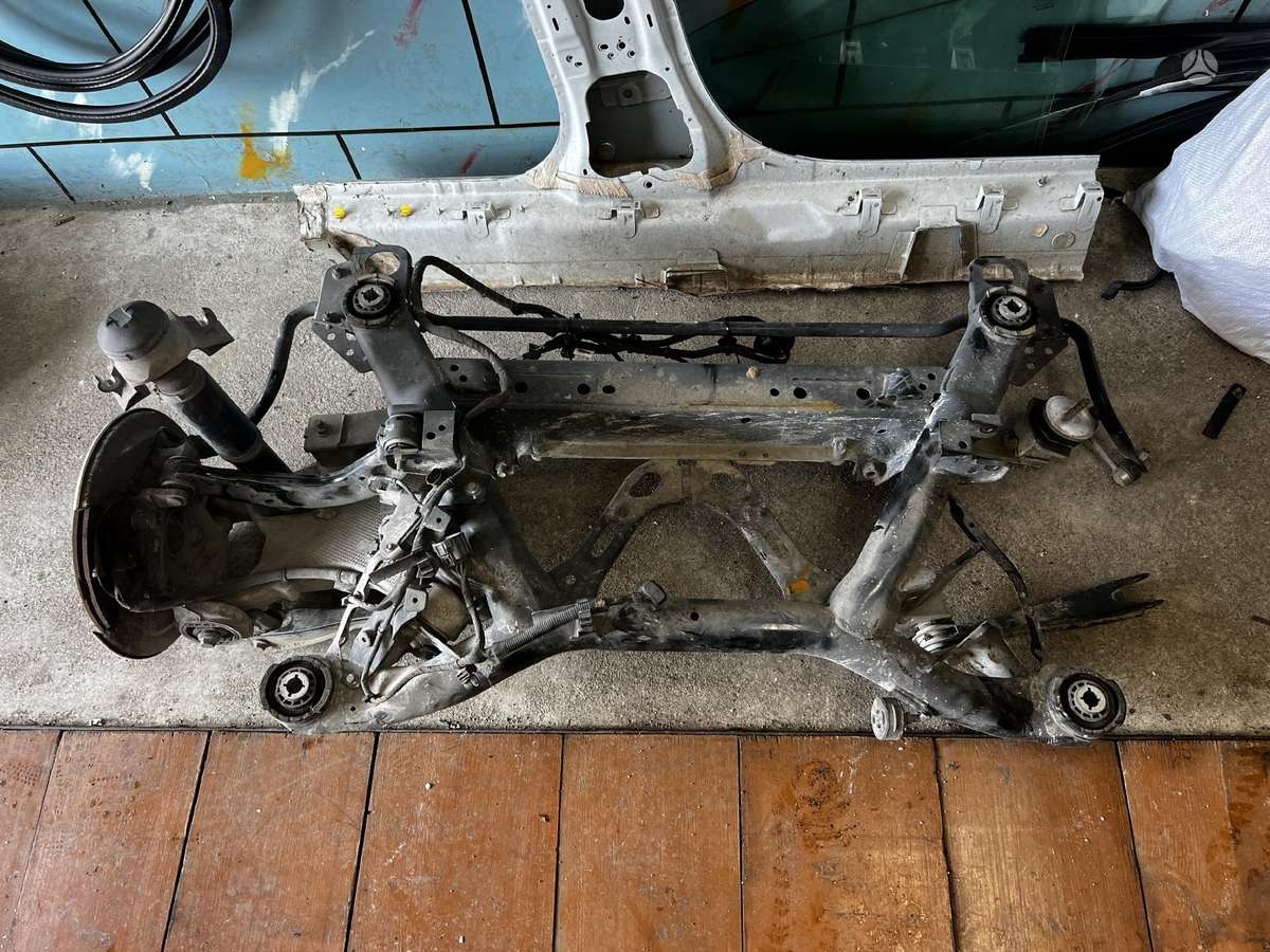 Volvo S90 kėbulo dalys