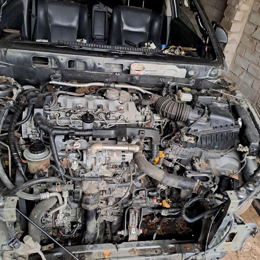 Toyota Avensis variklis