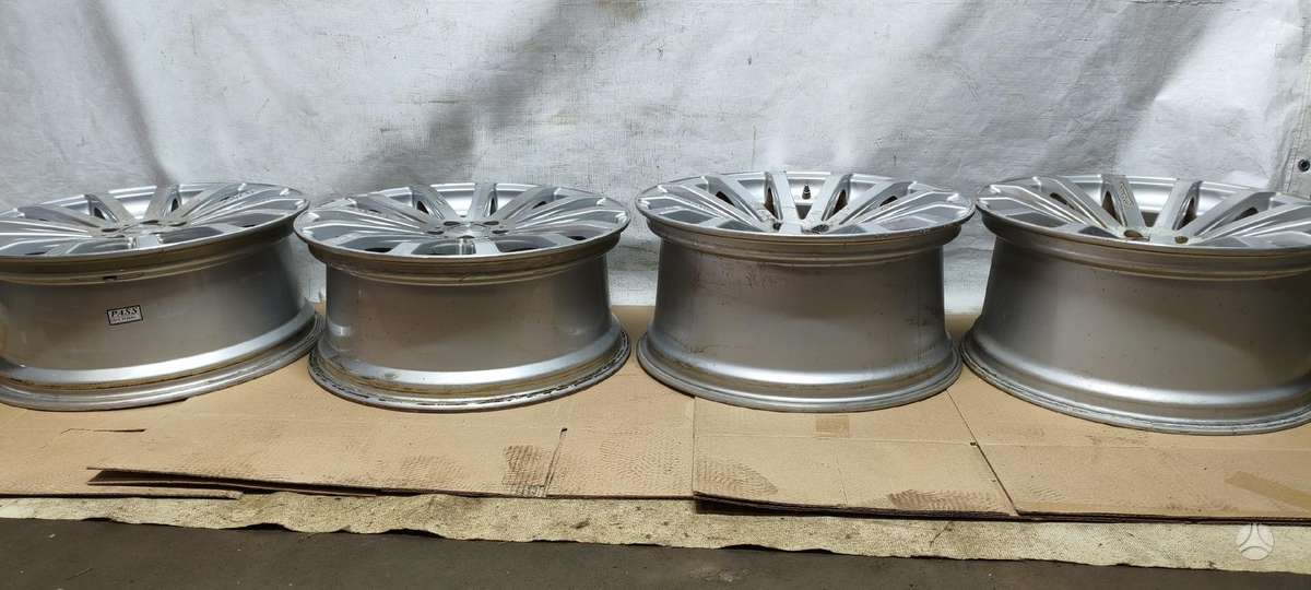 Audi A8 D3, light alloy, R20