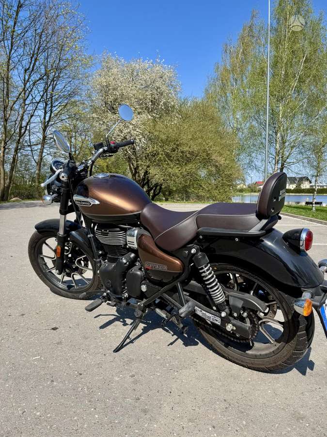 Royal Enfield Meteor 349cc, street / classic