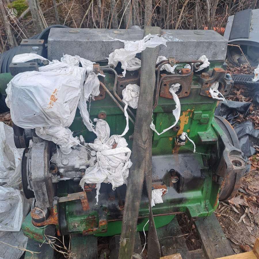 John Deere 6220